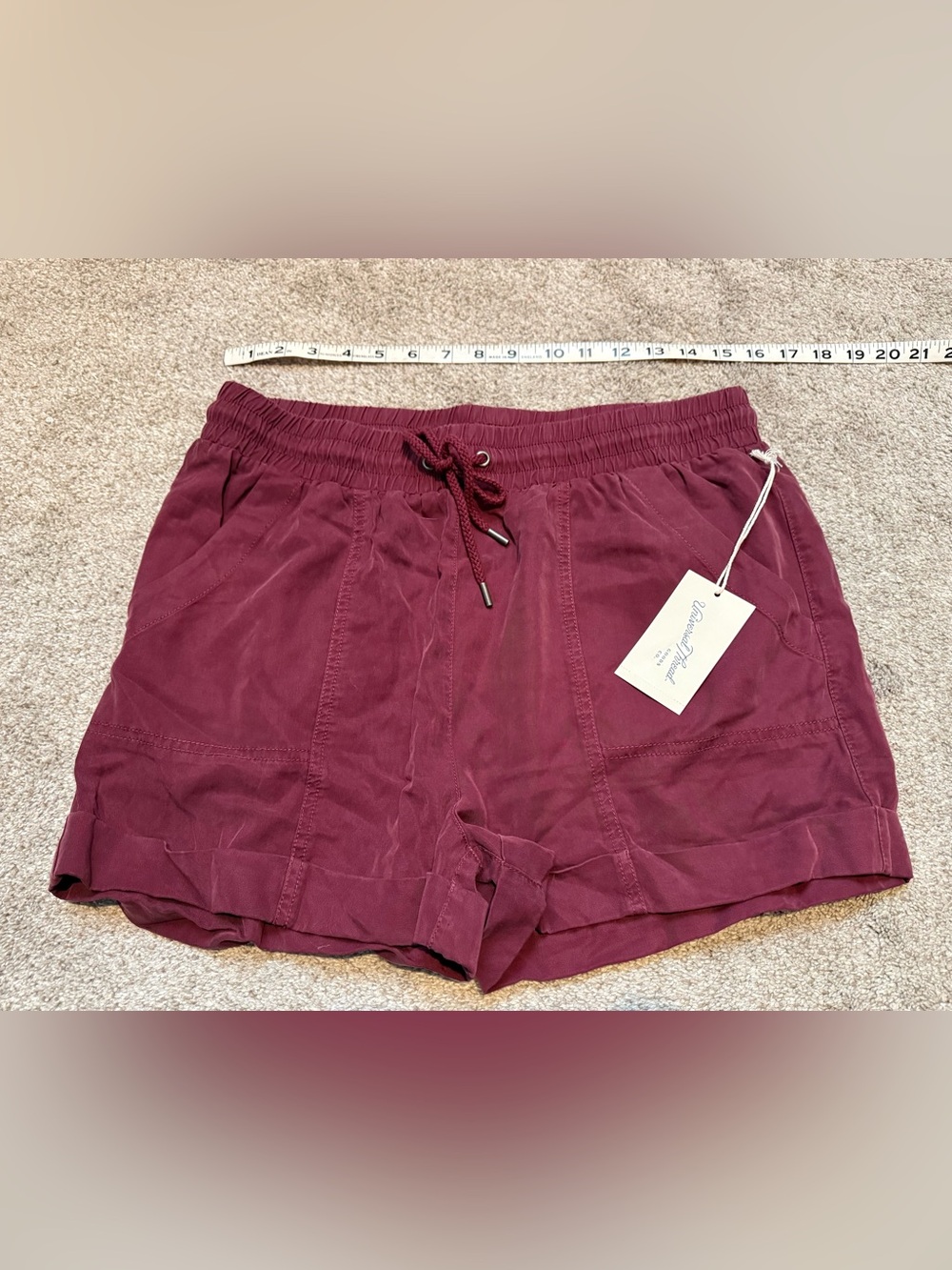 Universal Thread NWT — Women's Drawstring Shorts - Burgundy